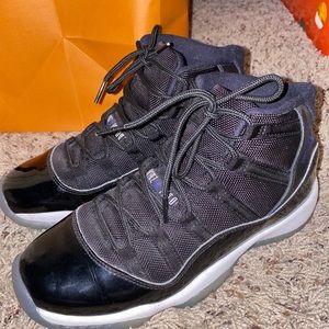 Jordan space jam 11s 5.5y ( SOLD )